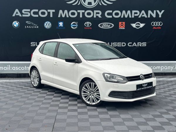 Volkswagen Polo Hatchback, Petrol, 2015, White