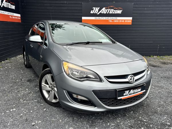 Opel Astra Hatchback, Diesel, 2013, Silver