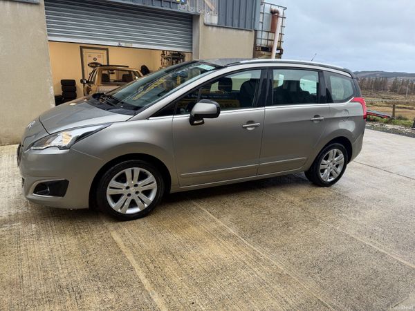 Peugeot 5008 MPV, Diesel, 2015, Grey