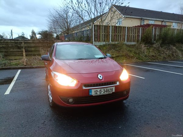 Renault Fluence Saloon, Diesel, 2012, Red