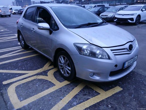Toyota Auris Hatchback, Diesel, 2011, Silver