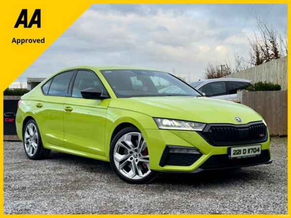 Skoda Octavia Saloon, Petrol, 2022, Green
