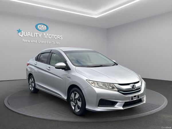Honda Grace Saloon, Petrol, 2016, Silver