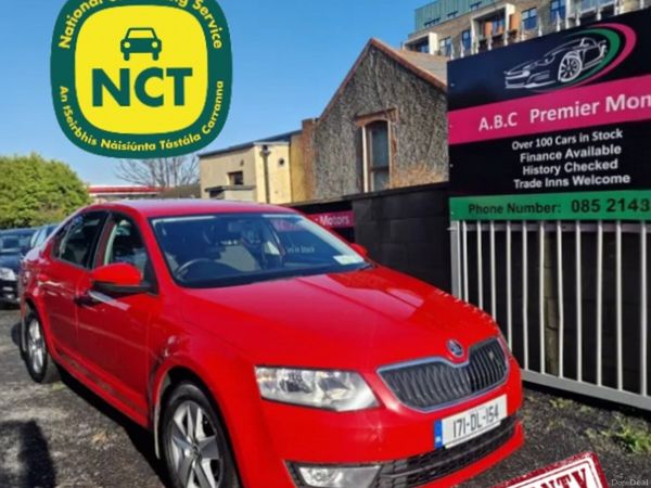 Skoda Octavia Saloon, Petrol, 2017, Red