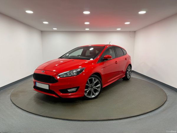 Ford Focus Hatchback, Diesel, 2018, Red
