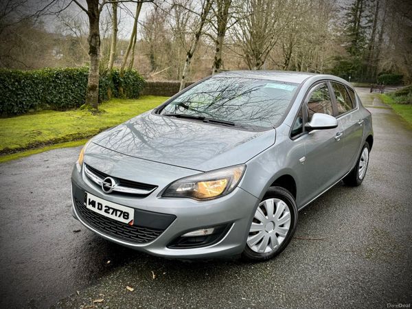 Opel Astra Hatchback, Diesel, 2014, Silver