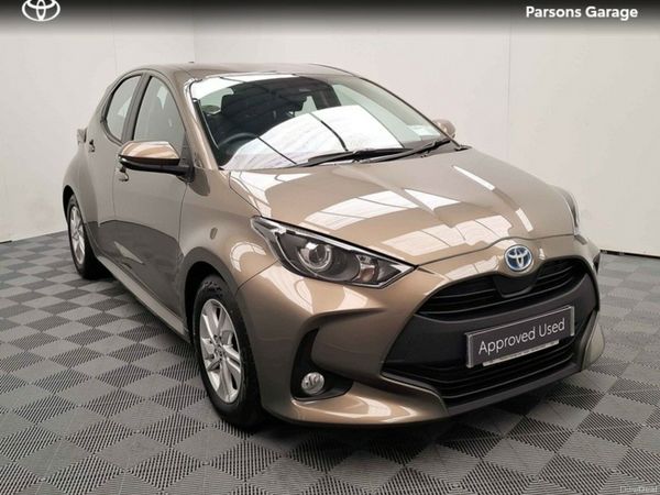 Toyota Yaris Hatchback, Petrol Hybrid, 2024, Bronze