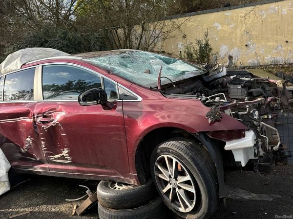 Toyota Avensis Saloon, Diesel, 2013, Grey