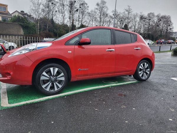 Nissan Leaf Hatchback, Electric, 2017, Red