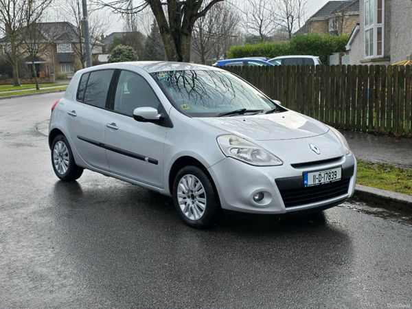 Renault Clio Hatchback, Petrol, 2011, Silver
