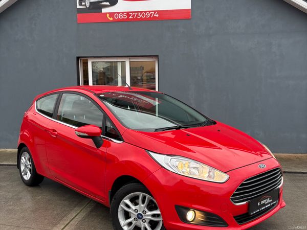 Ford Fiesta Hatchback, Petrol, 2014, Red