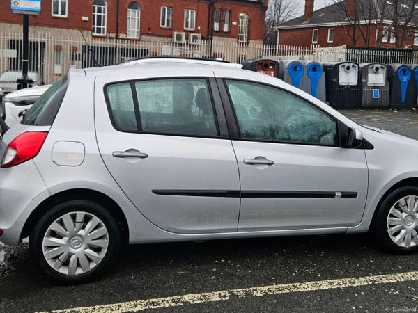 Renault Clio Hatchback, Ethanol Petrol, 2010, Silver