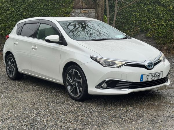 Toyota Auris Hatchback, Petrol Hybrid, 2017, White