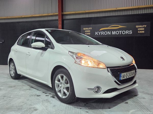 Peugeot 208 Hatchback, Petrol, 2014, White