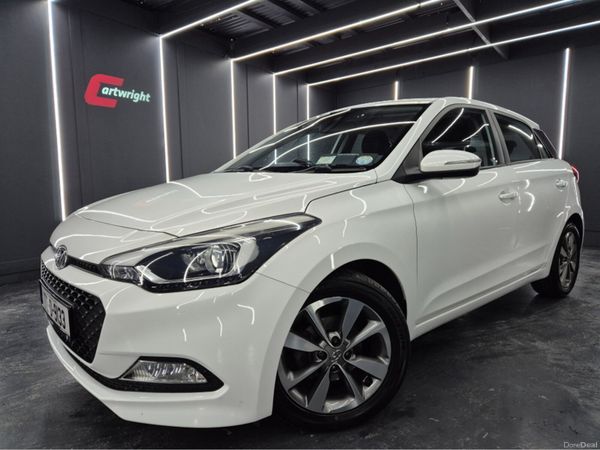 Hyundai i20 Hatchback, Petrol, 2017, White