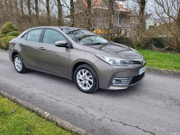 Toyota Corolla Saloon, Petrol, 2017, Grey