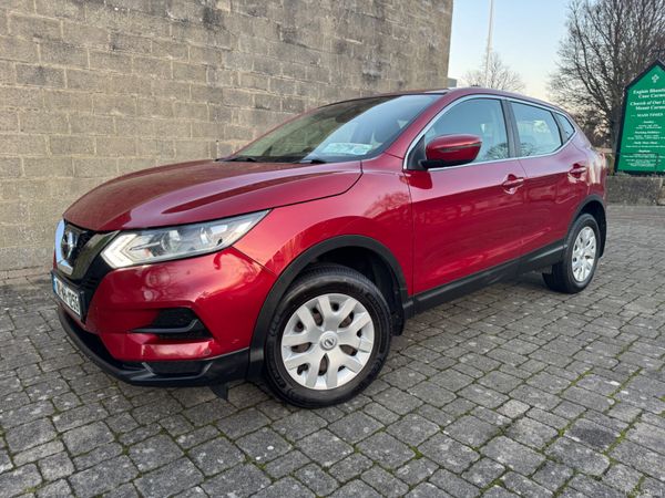 Nissan Qashqai MPV, Diesel, 2018, Red
