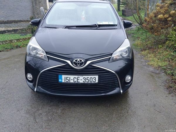 Toyota Yaris Hatchback, Petrol, 2015, Black