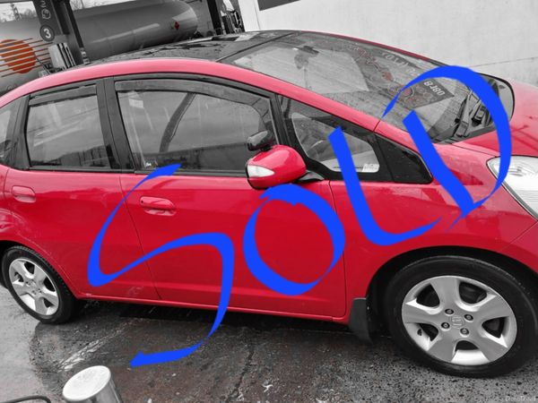 Honda Jazz Hatchback, Petrol, 2011, Red