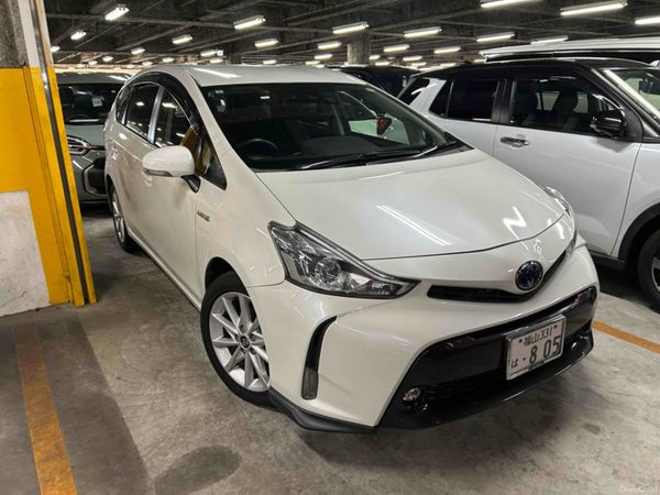 Toyota Prius MPV, Petrol Hybrid, 2018, White