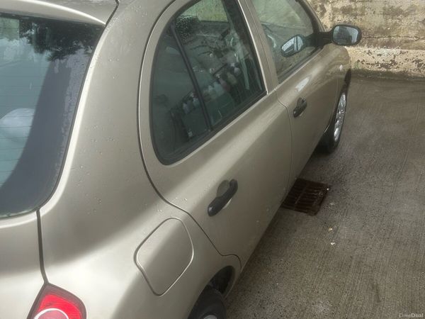 Nissan Micra Hatchback, Petrol, 2004, Gold