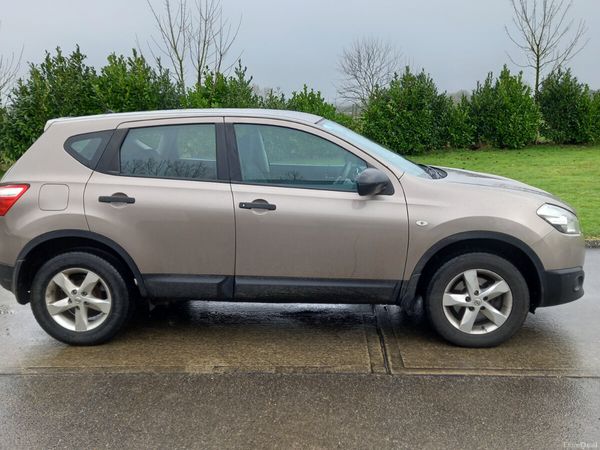 Nissan Qashqai Hatchback, Diesel, 2011, Brown