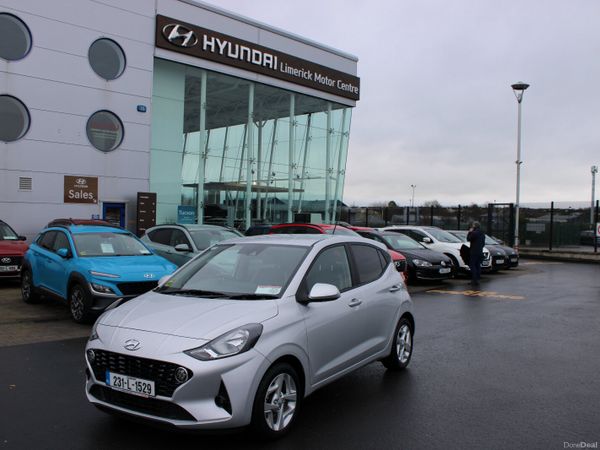 Hyundai i10 Hatchback, Petrol, 2023, Grey