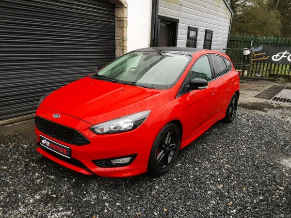 Ford Focus Hatchback, Petrol, 2016, Red