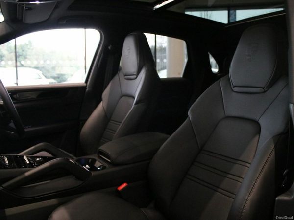 Porsche Cayenne SUV, Petrol Plug-in Hybrid, 2026, Black