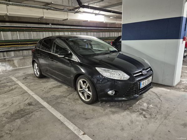 Ford Focus Hatchback, Petrol, 2014, Black
