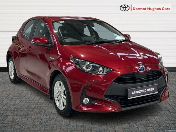 Toyota Yaris Hatchback, Petrol Hybrid, 2021, Red