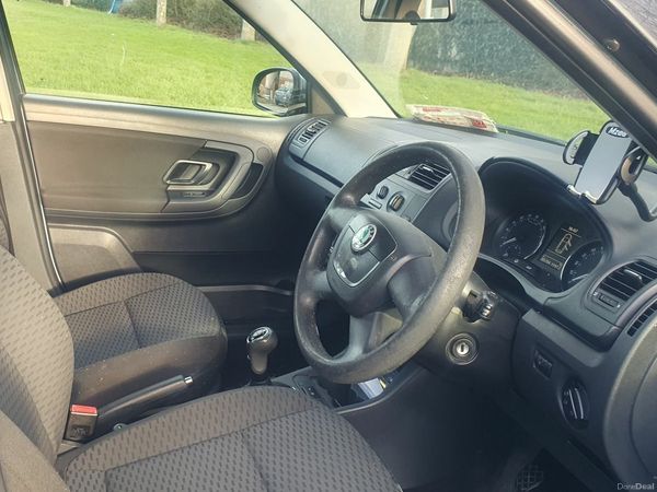 Skoda Fabia Hatchback, Diesel, 2012, Grey