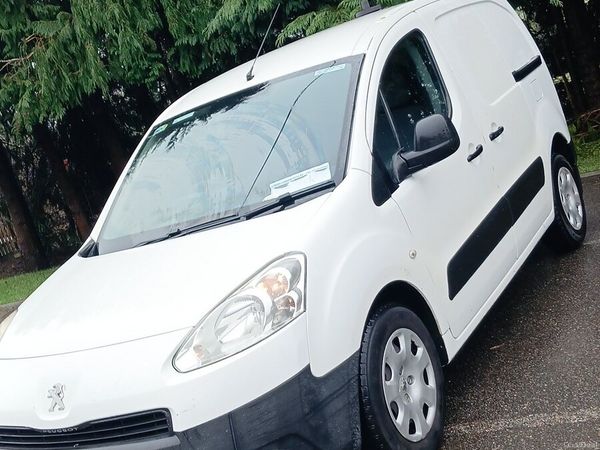 Peugeot Partner MPV, Diesel, 2013, White