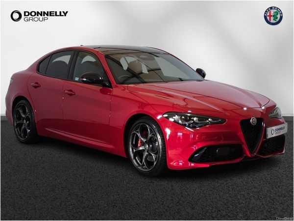 Alfa Romeo Giulia Saloon, Petrol, 2025, Red