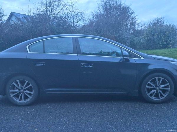 Toyota Avensis Saloon, Diesel, 2012, Grey