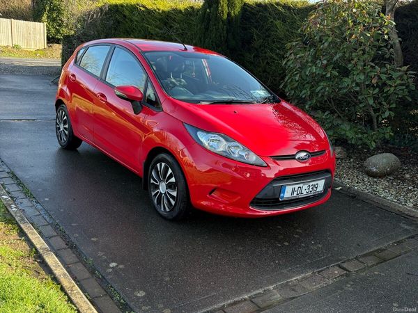 Ford Fiesta Hatchback, Petrol, 2011, Red