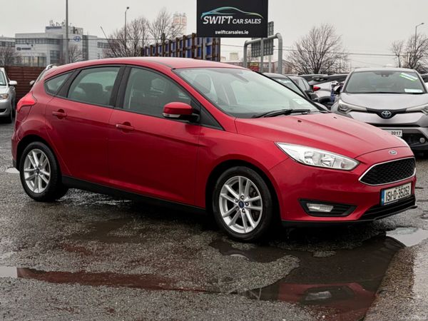 Ford Focus Hatchback, Diesel, 2015, Red