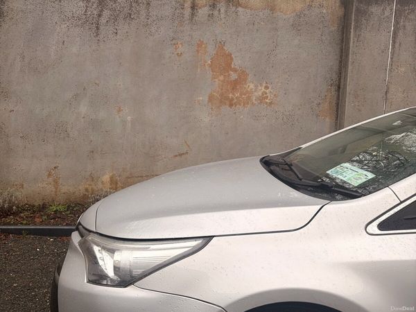 Toyota Avensis Saloon, Diesel, 2016, Silver