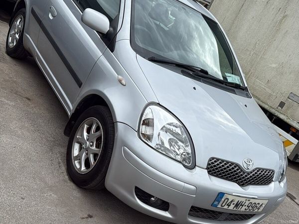 Toyota Yaris Hatchback, Petrol, 2004, Silver