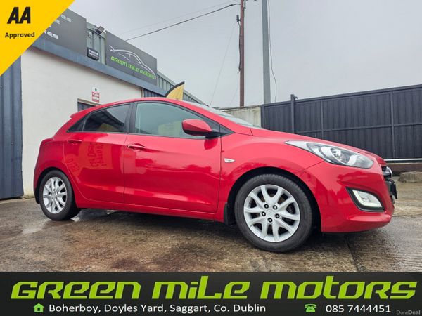 Hyundai i30 Hatchback, Petrol, 2016, Red