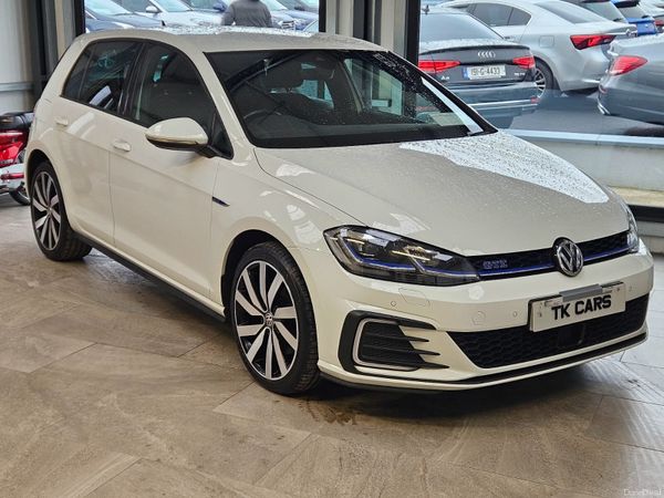 Volkswagen Golf Hatchback, Petrol Hybrid, 2020, White