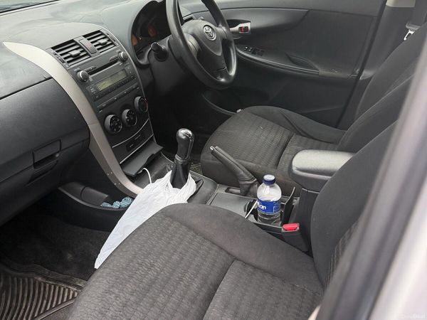 Toyota Corolla Saloon, Petrol, 2007, Silver