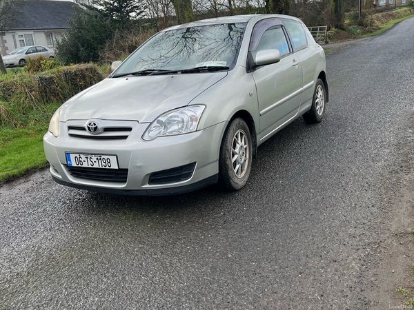 Toyota Corolla Hatchback, Petrol, 2006, Silver