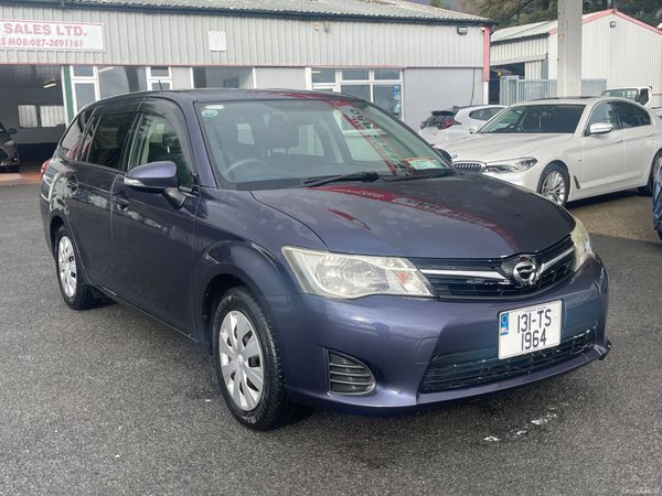 Toyota Corolla Estate, Petrol, 2013, Purple