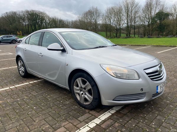 Vauxhall Insignia Hatchback, Diesel, 2011, Silver