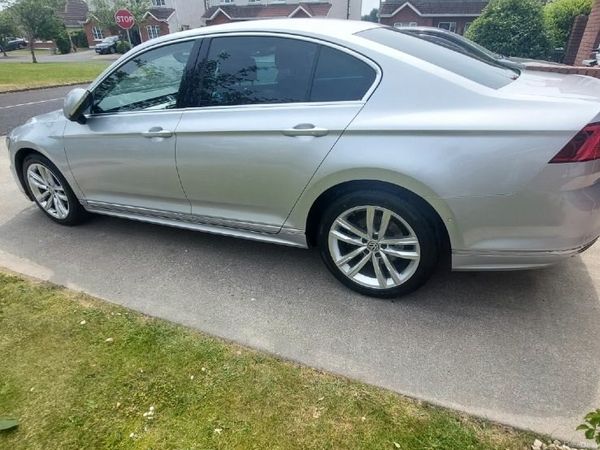 Volkswagen Passat Saloon, Diesel, 2017, Grey