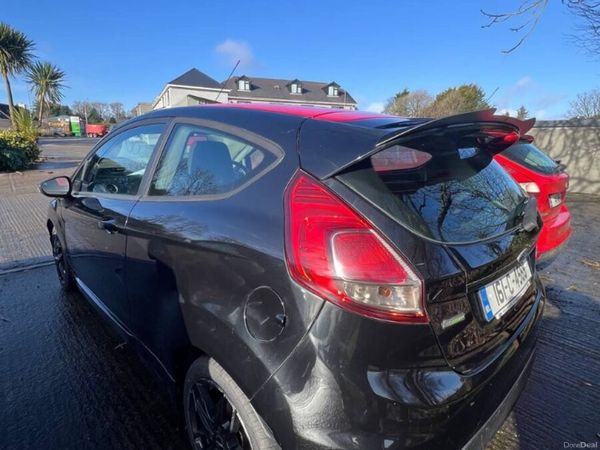 Ford Fiesta Hatchback, Petrol, 2016, Black