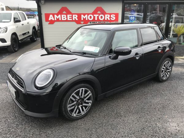 Mini Cooper Hatchback, Petrol, 2024, Black