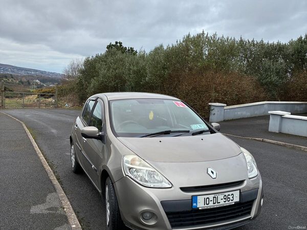 Renault Clio Hatchback, Ethanol Petrol, 2010, Gold