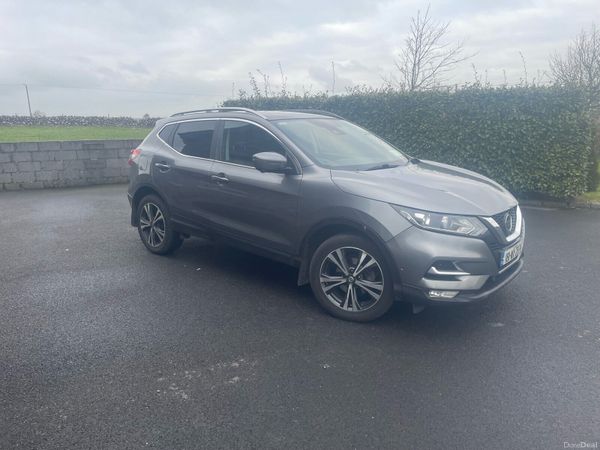Nissan Qashqai Hatchback, Diesel, 2018, Grey
